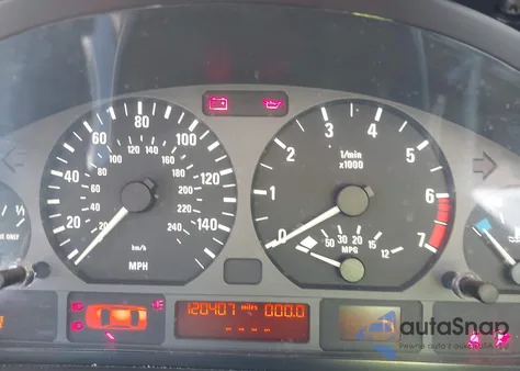 2003 BMW 3-Series z USA, uszkodzony, nr VIN WBAEV334X3JL84673